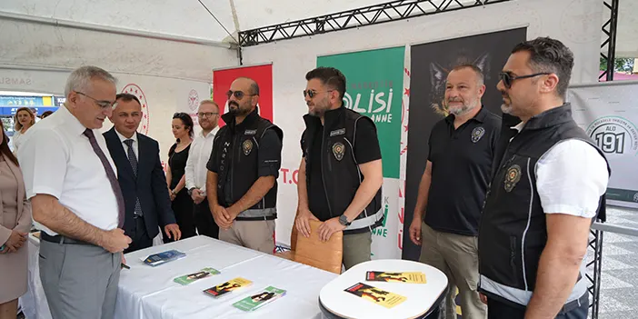 samsunda-vatandaslara-uyusturucu-hakkinda-bilgilendirme-yapildi.webp