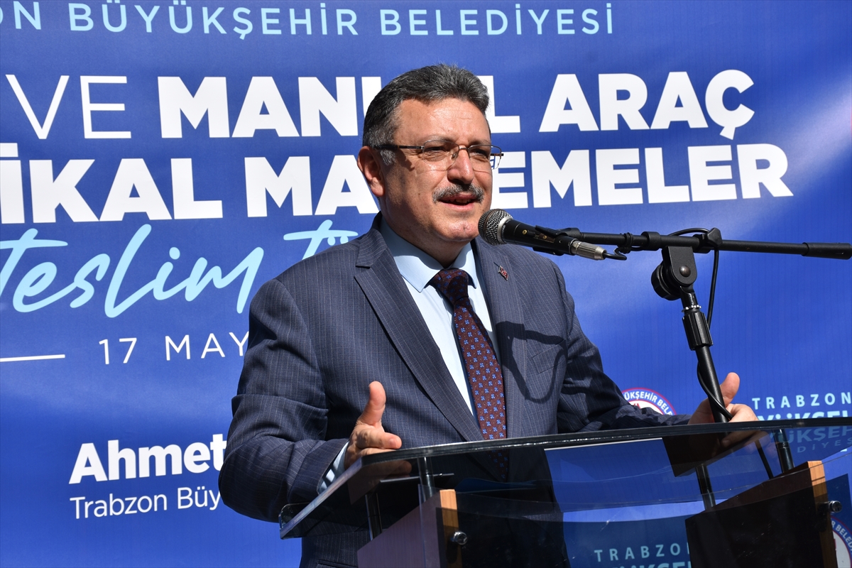 aa-20250517-37988818-37988812-trabzonda-142-engelliye-tekerlekli-sandalye-ve-medikal-malzeme-temin-edildi-1.jpg