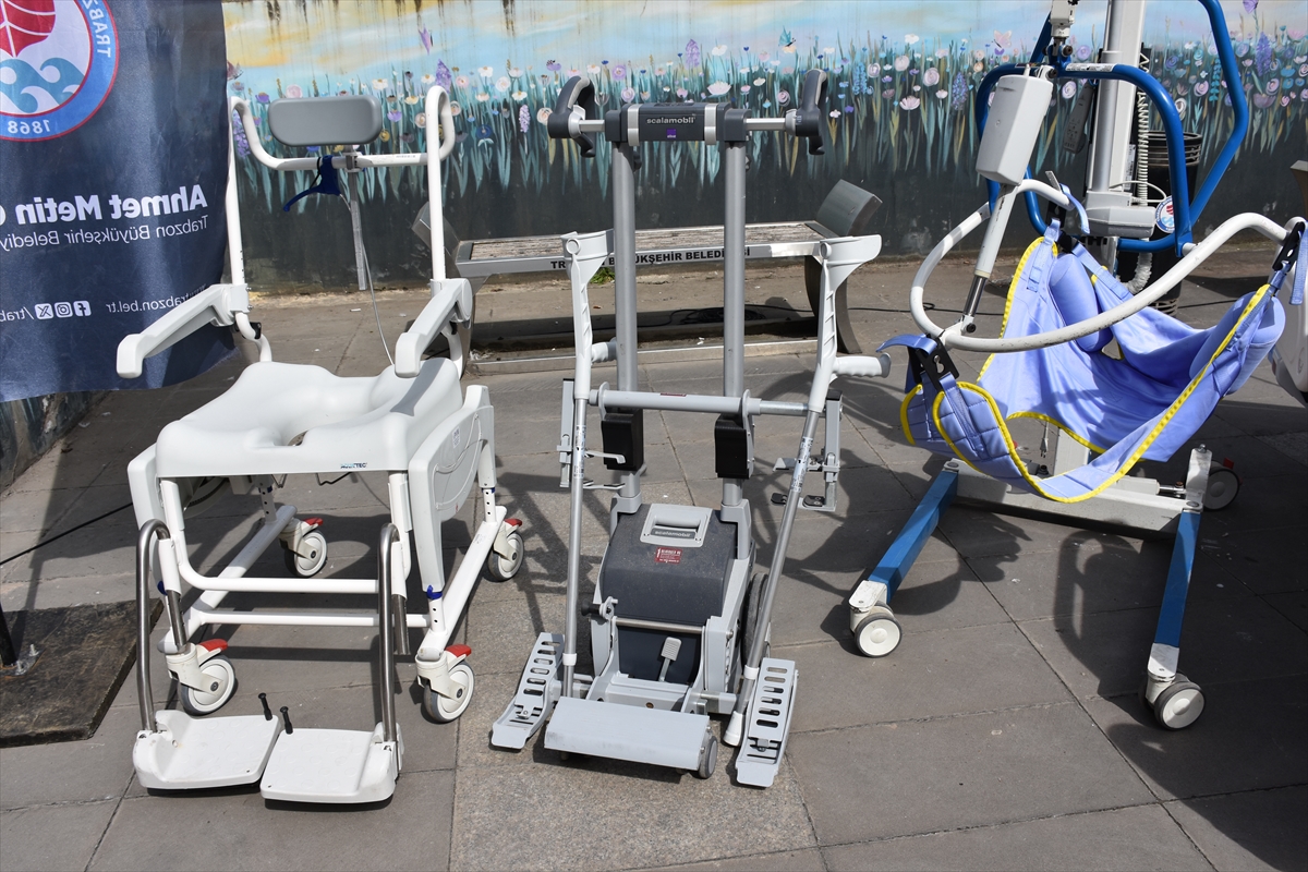 aa-20250517-37988818-37988814-trabzonda-142-engelliye-tekerlekli-sandalye-ve-medikal-malzeme-temin-edildi-1.jpg