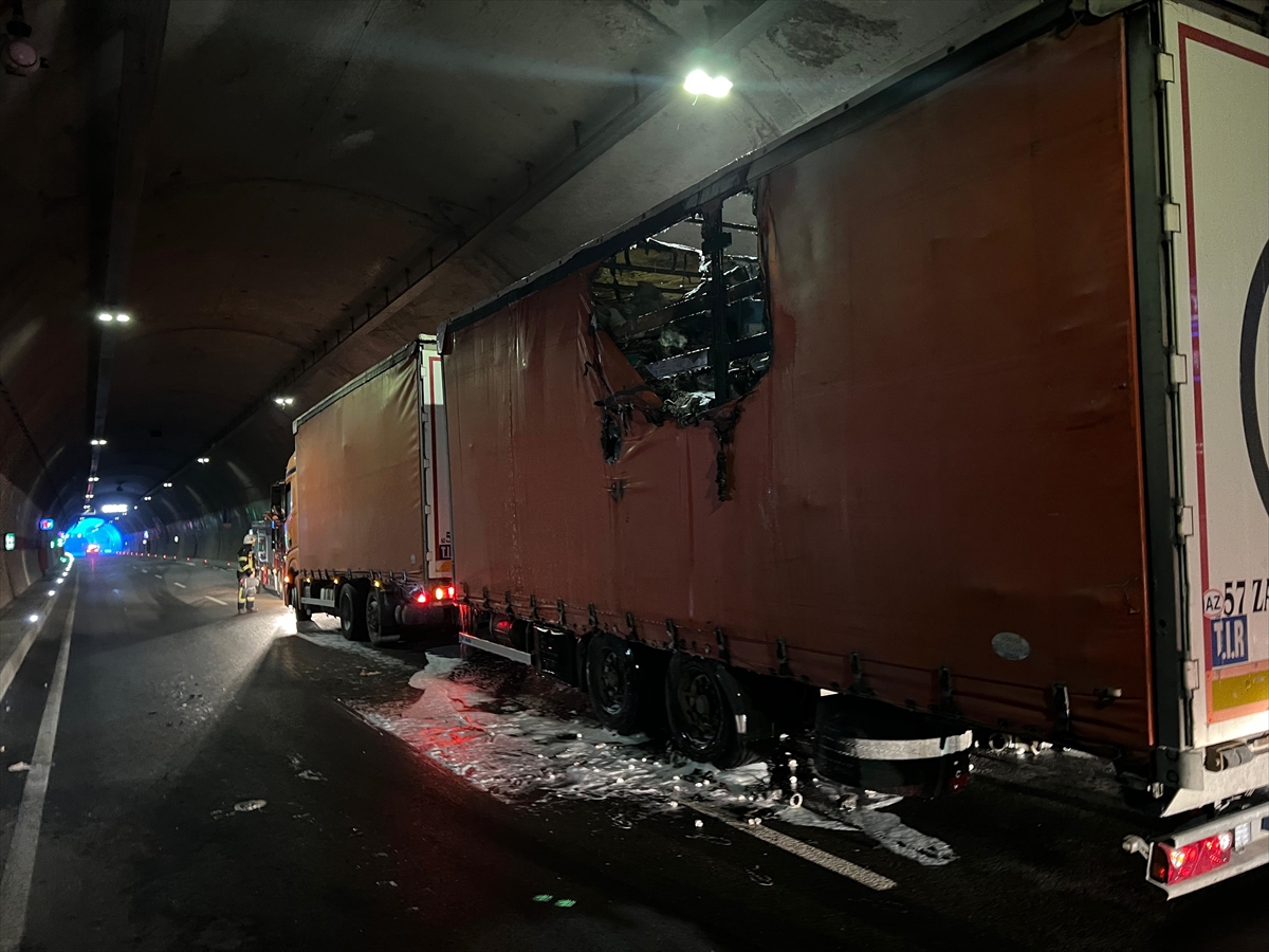aa-20250517-37990884-37990881-zigana-tunelinde-alev-alan-tirda-hasar-olustu-1.jpg