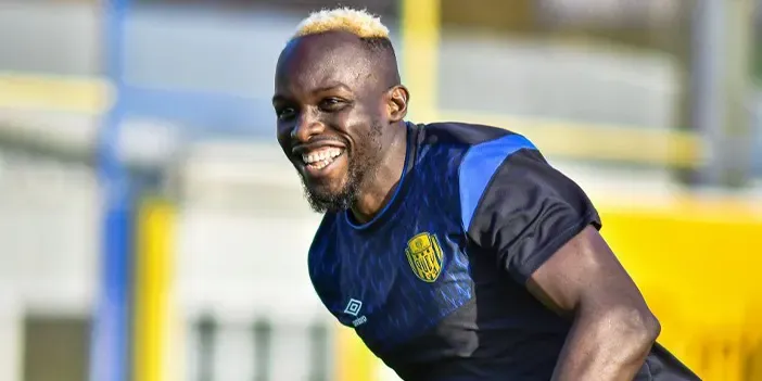 Ali Sowe kimdir? Rizespor’un golcüsü mü, süper Lig’in iyi niyet elçisi mi?