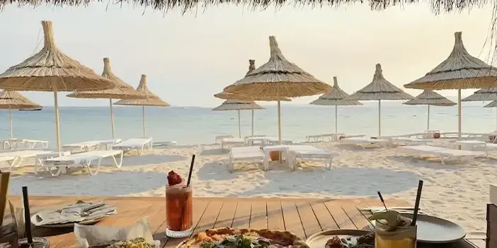  2025 Çeşme Beach Giriş Ücretleri ve Harcama Limitleri Ne Kadar?