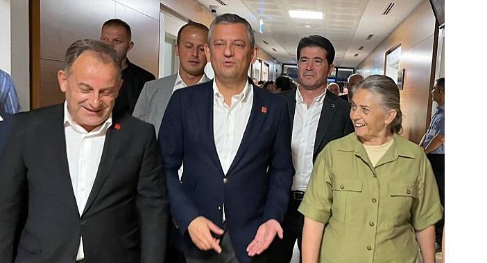 Özgür Özel'in Trabzon'a gelişi