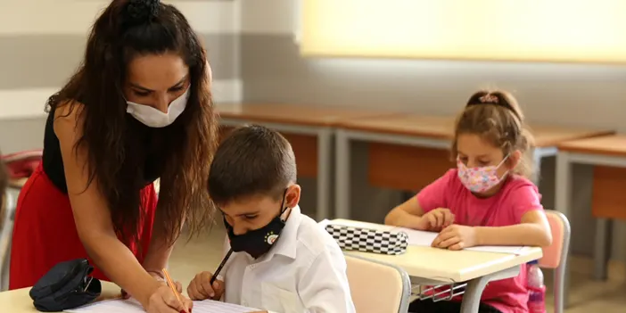 Uzman Öğretmenlik ve Başöğretmenlik Başvuruları Başladı: İşte 2025 Başvuru Ekranı ve Tarihler