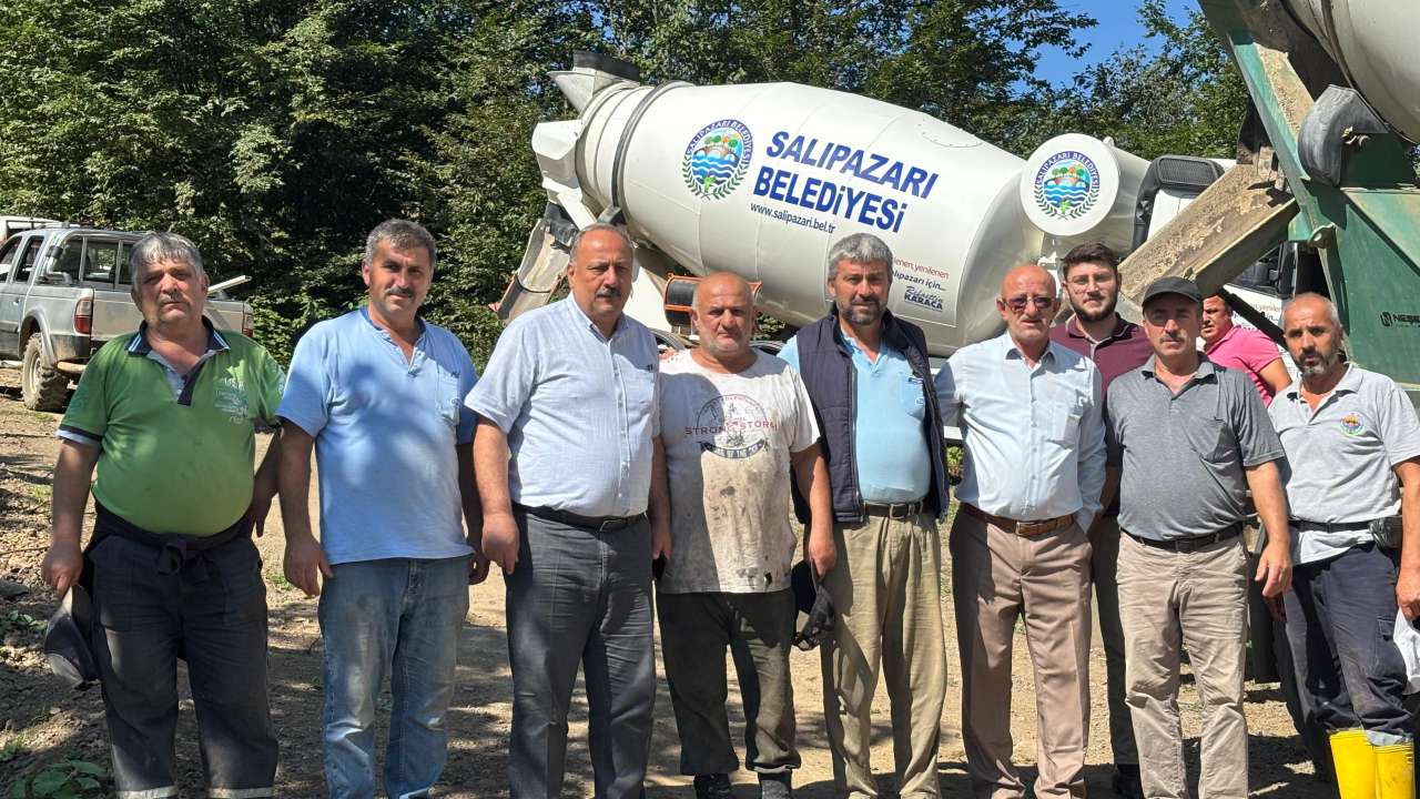 aa-20250910-39071225-39071221-salipazari-belediye-baskani-karaca-yol-calismalarini-yerinde-inceledi