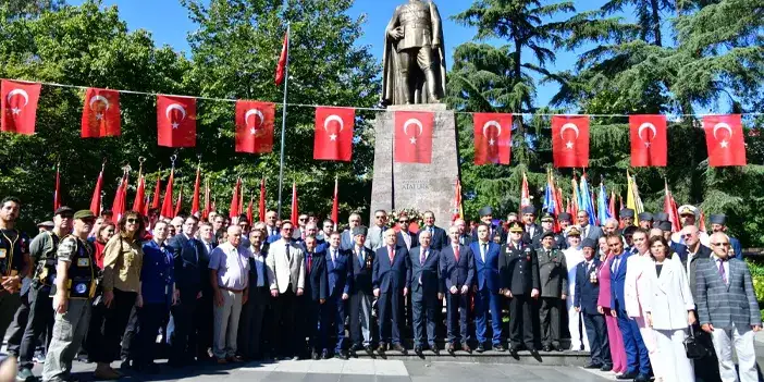 ataturkun-trabzona-gelisi-cosku-icinde-kutlandi