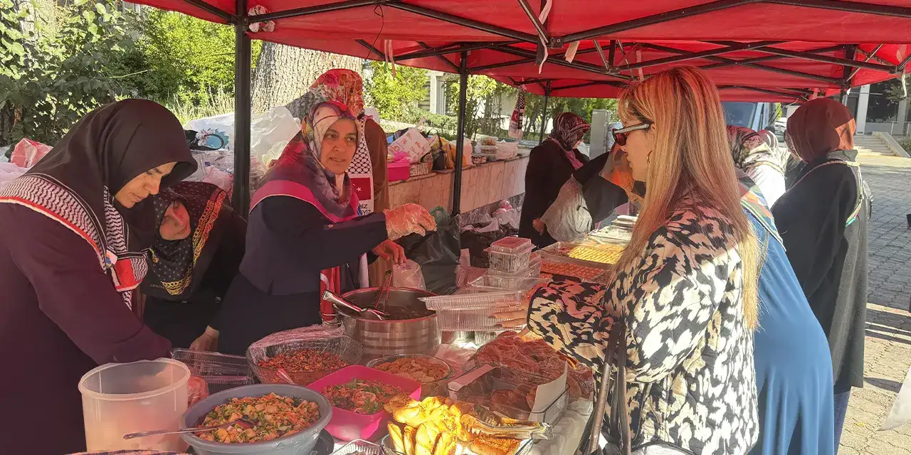 artvinde-filistin-icin-kermes-dueznlendi