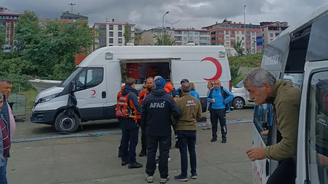 trabzon-denizde-kaybolan-vatandassmalar-suruyor