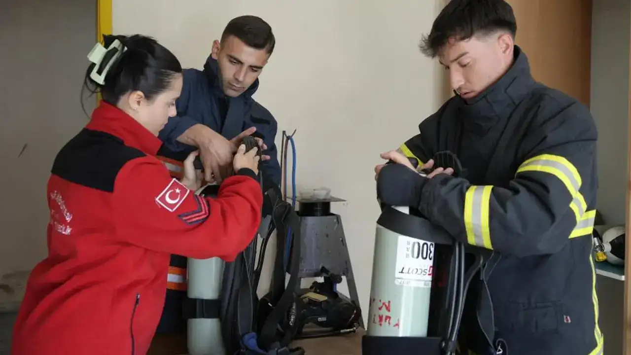 gumushanede-itfaiye-kostumuyle-nefes-kontrolu