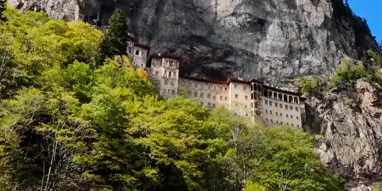 sumela-manastiri-renk-cumbusu