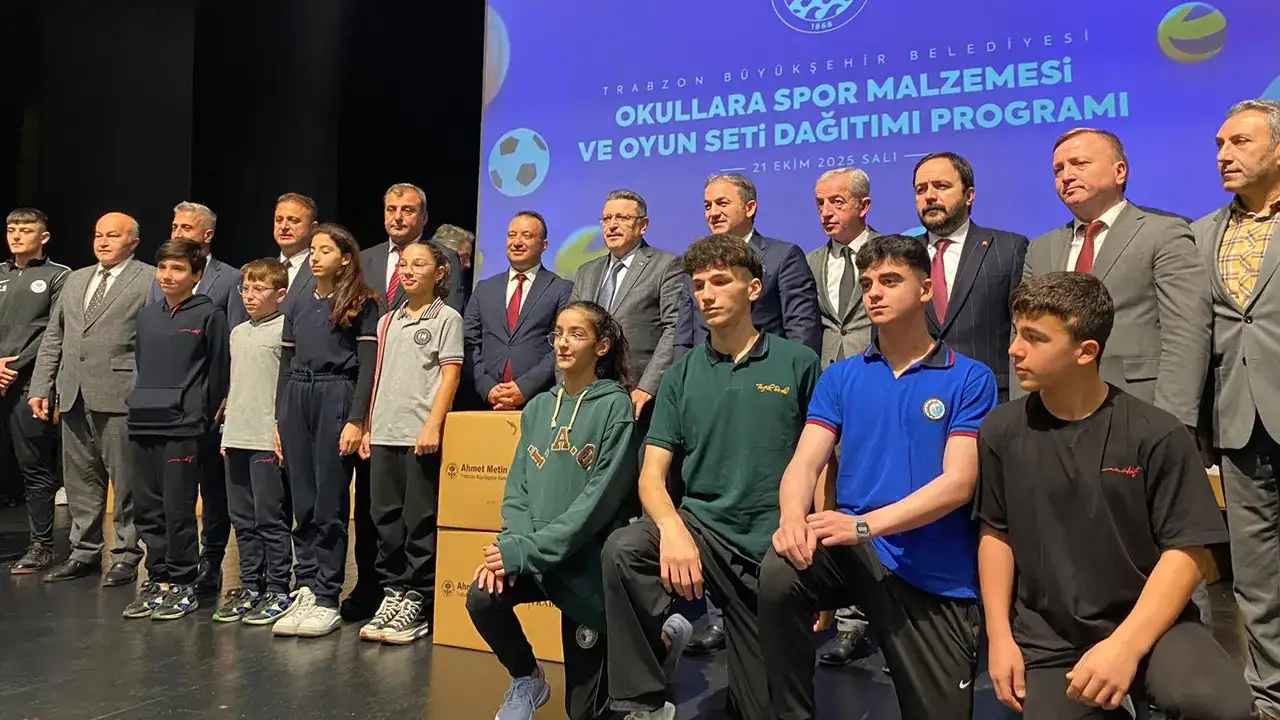 trabzon-buyuksehir-belediyesinden-okullara-spor-malzemesi-destegi