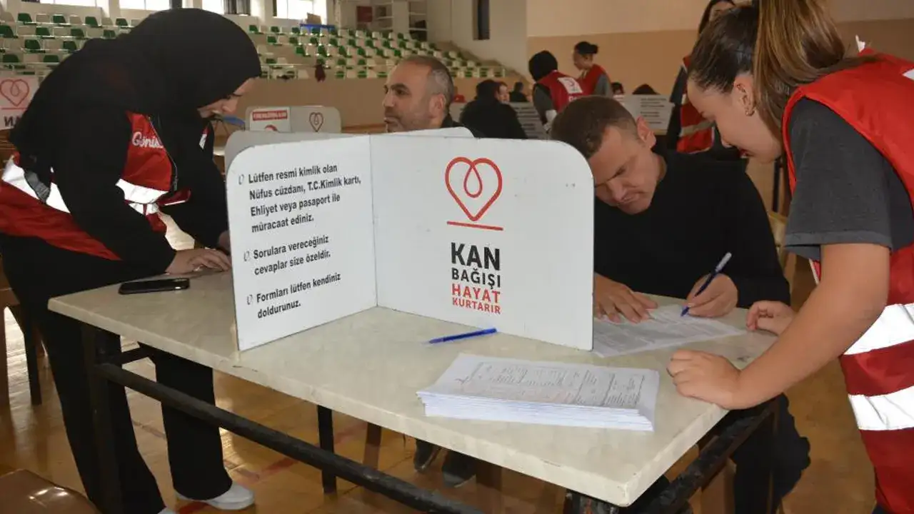 orduda-ogrencilerin-destegi-ile-unitelerce-kan-toplandi