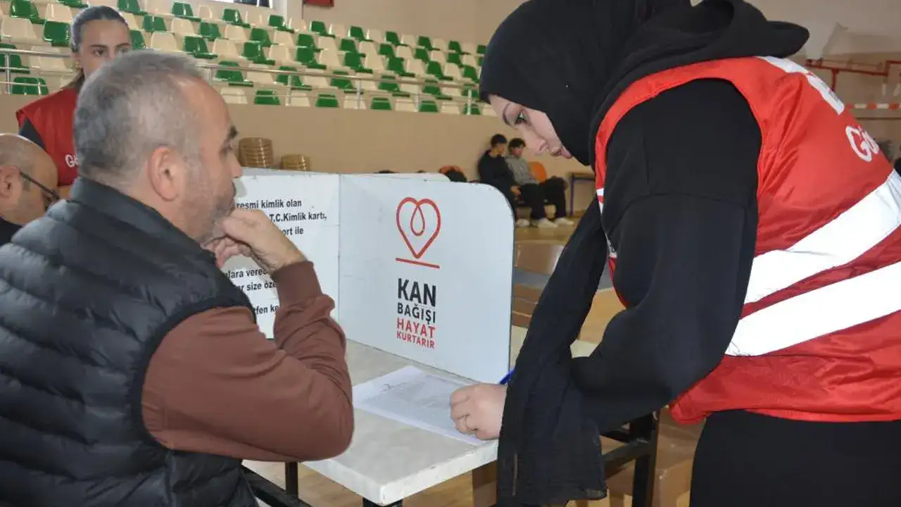 orduda-ogrencilerin-destegi-ile-unitelerce-kan-toplandi