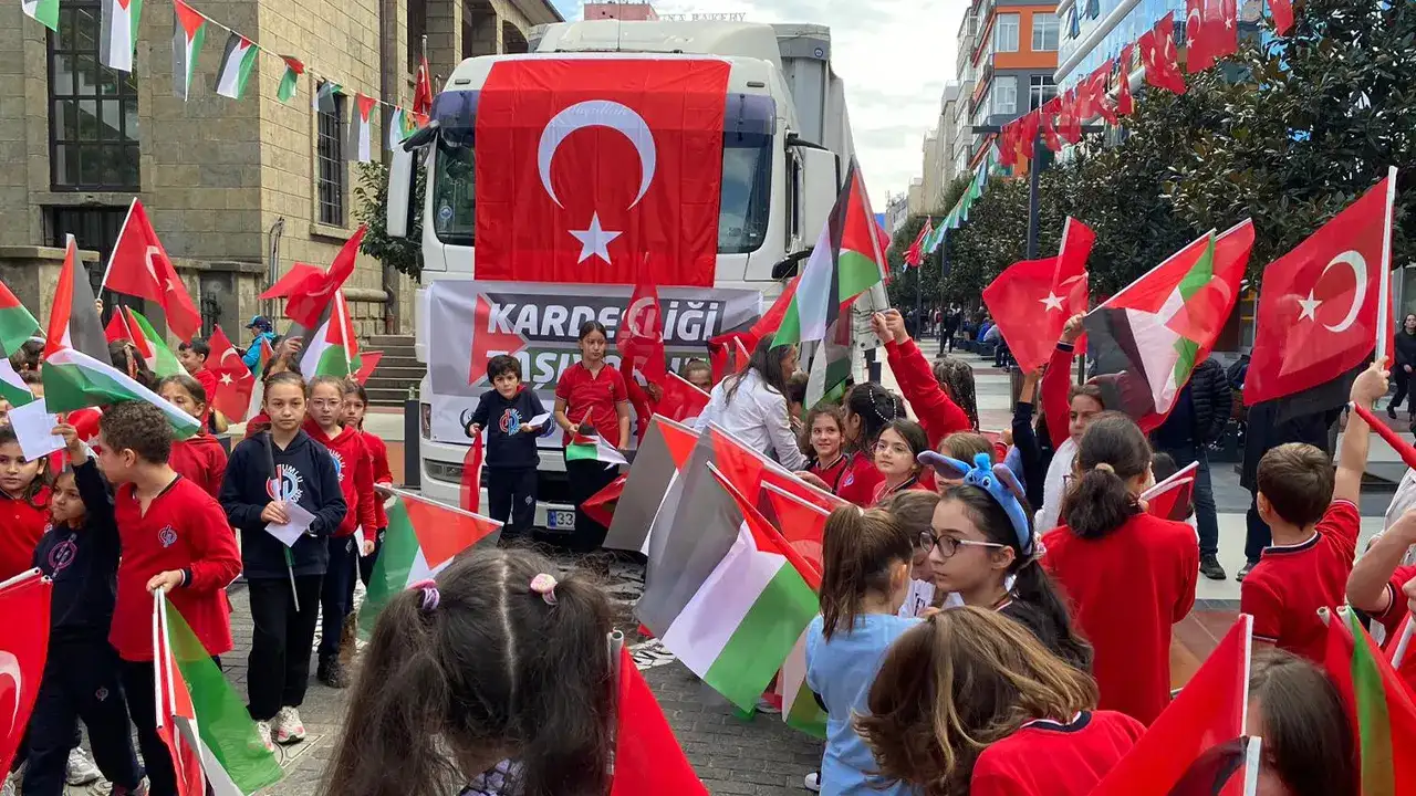 trabzondan-gazzeye-10-tir-dolusu-yardim