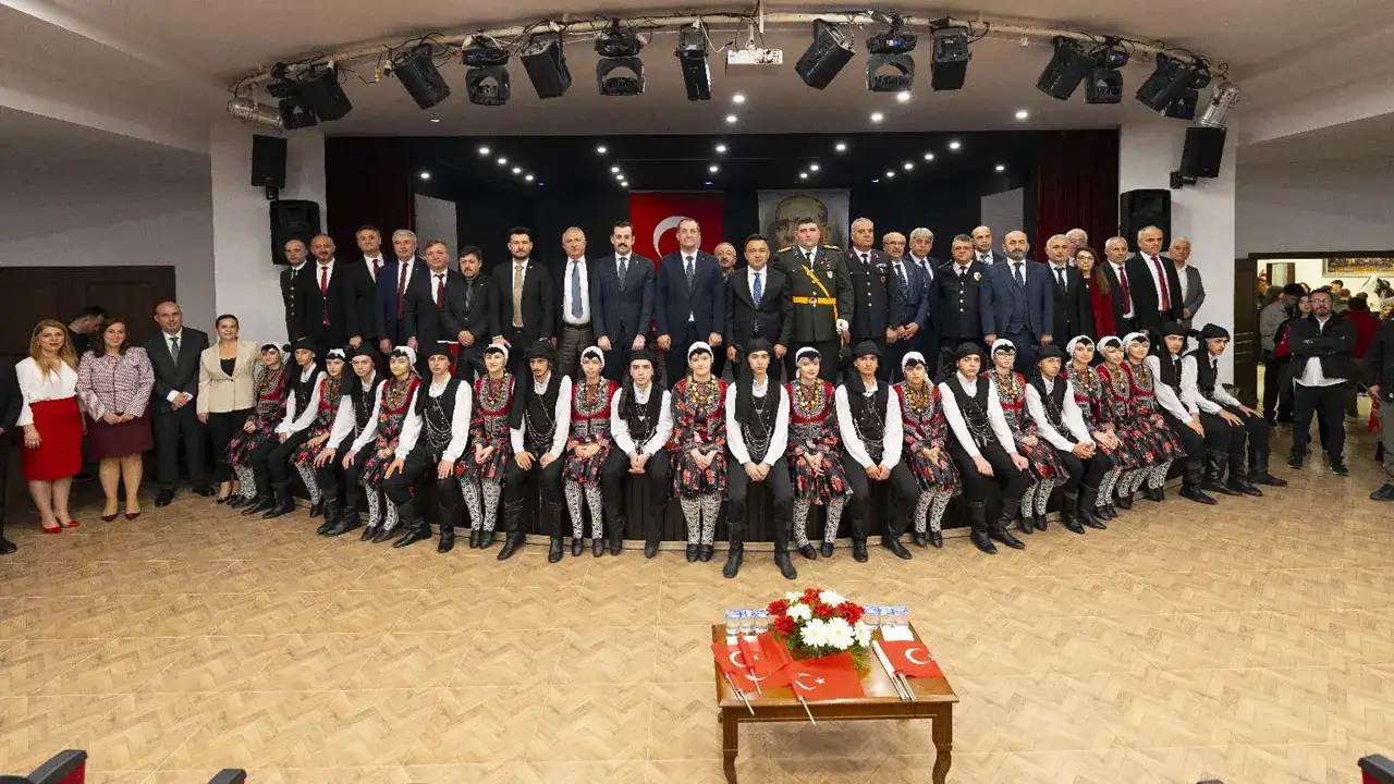 akcaabatta-29-ekim-cumhuriyet-bayrami-coskuyla-kutlandi