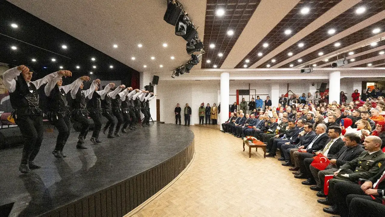 akcaabatta-29-ekim-cumhuriyet-bayrami-coskuyla-kutlandi