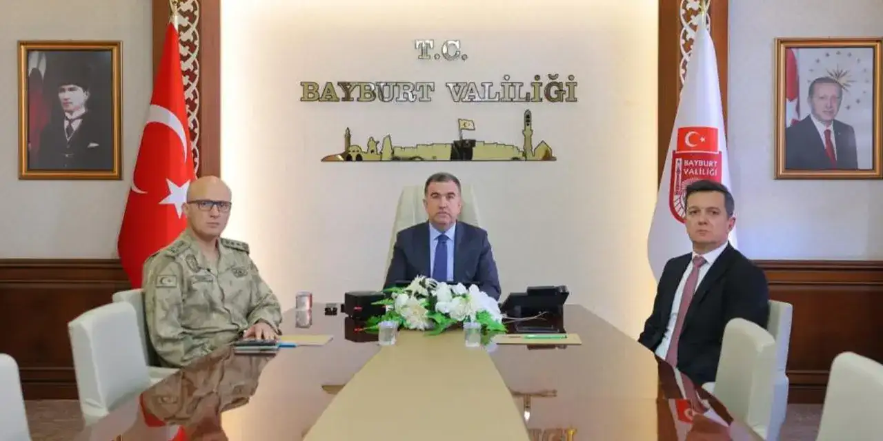 bayburt-valisi-ve-bakan-yerlikaya