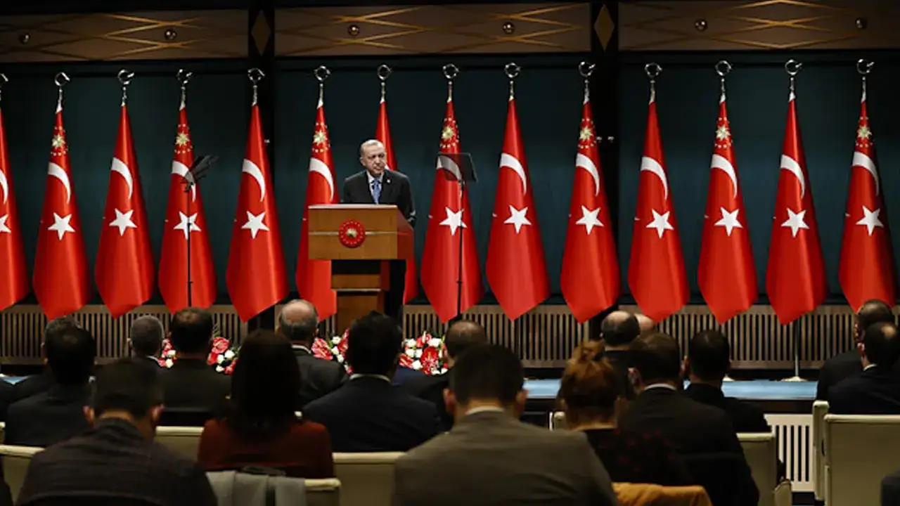 kabine-yarin-toplaniyor