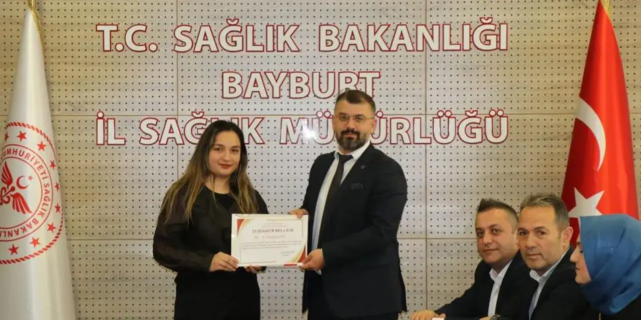 bayburtta-doktorlara-basari-belgesi