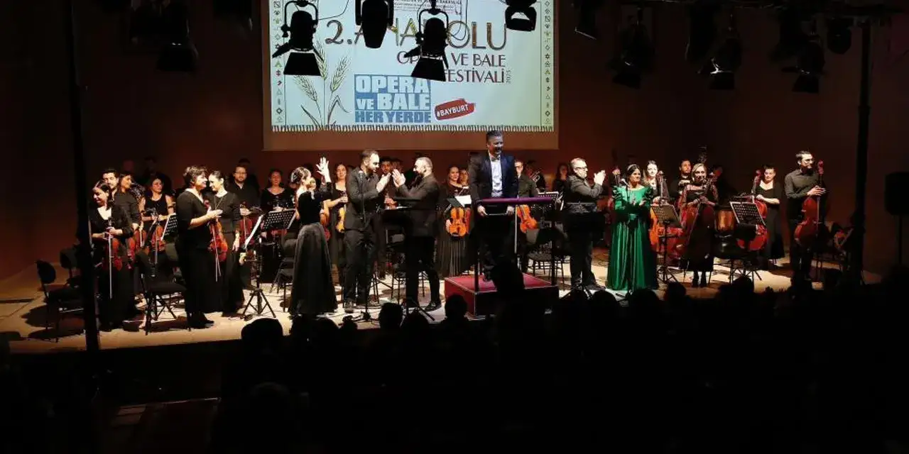 bayburtta-opera-bale-yapildi