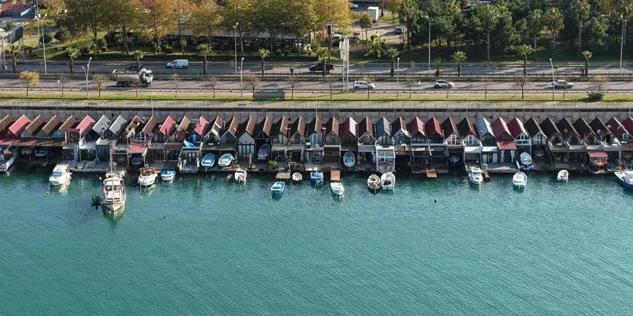 trabzonda-balikci-barinaklarinda-sairtan-tabl-o