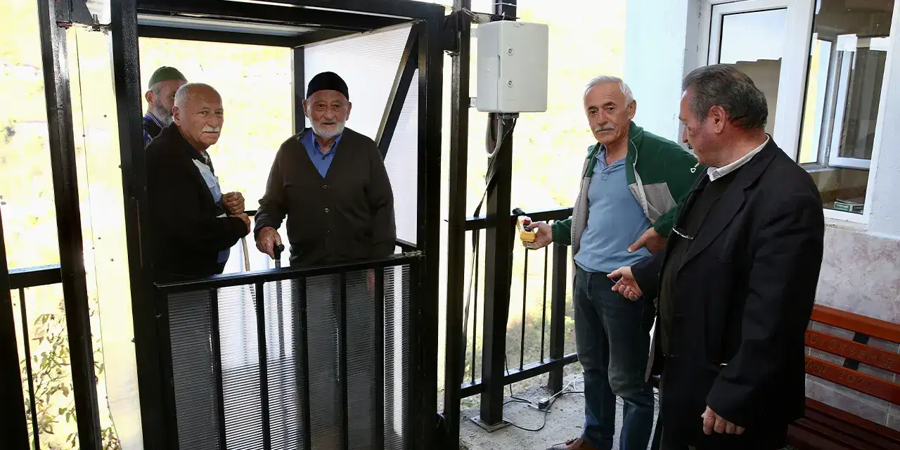 giresunda-yaslilar-icin-asansor-yapildi