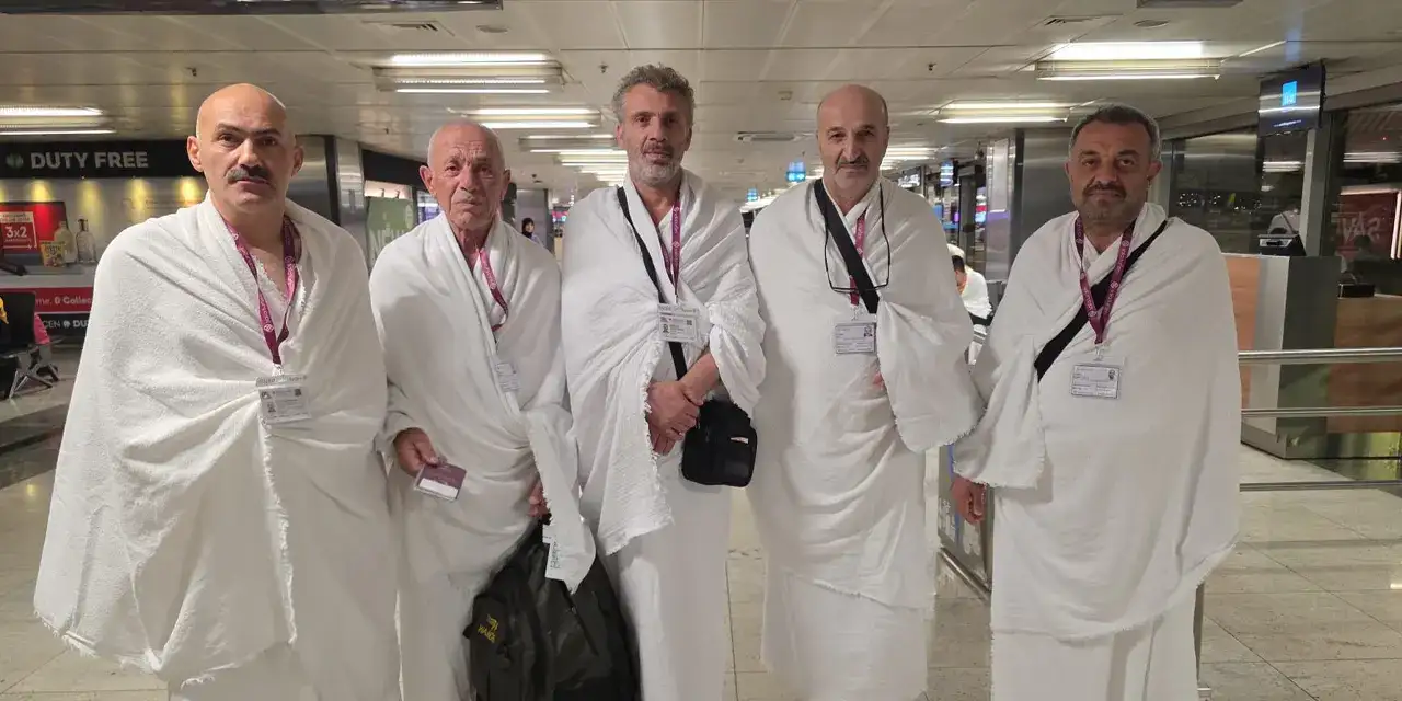 gazi-ve-sehit-yakinlari-umreye-gitti