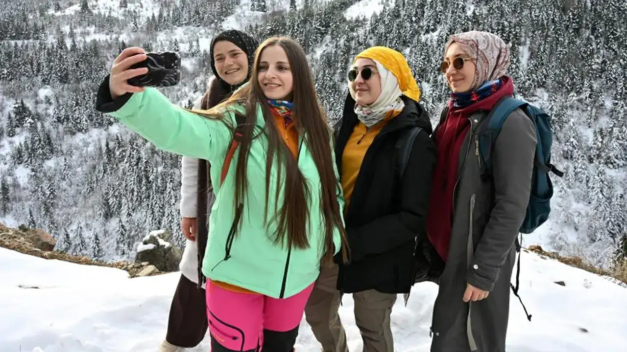 gumushanede-sehir-gurultusu-insanlari-torul-zirvelerine-yonlendirdi