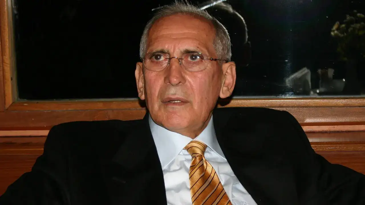 trabzonsporun-hafizasi-ozkan-sumerin-futboldan-yonetime-uzanan-iz-birakan-yolculugu