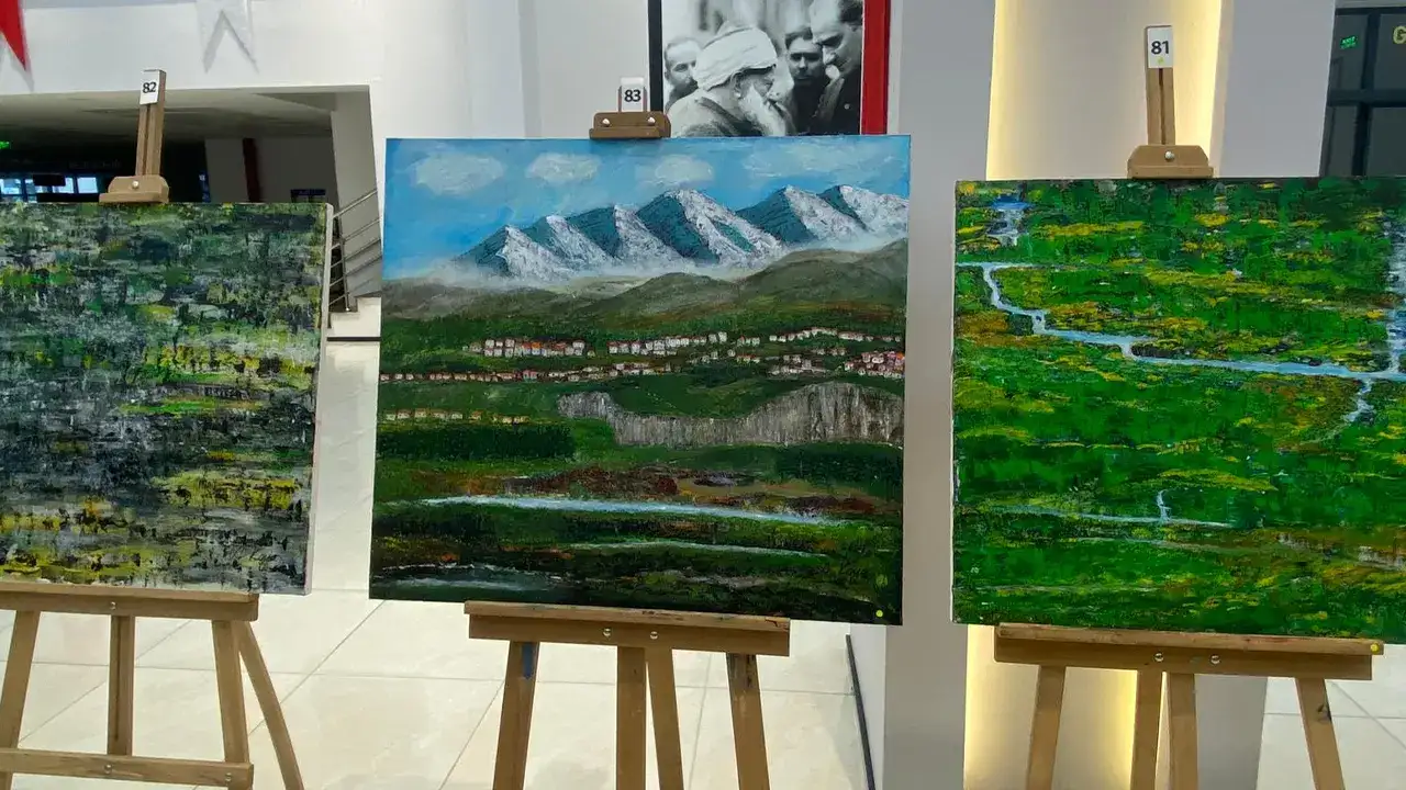 ortahisar-belediyesinden-universite-ogrencilerine-burs-icin-anlamli-sergi