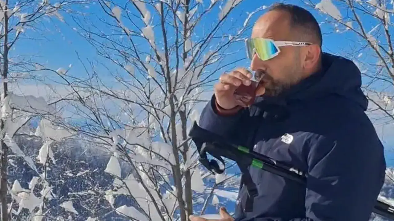 rizede-karin-keyfini-boyle-cikardi-hem-kaydi-hem-cay-icti