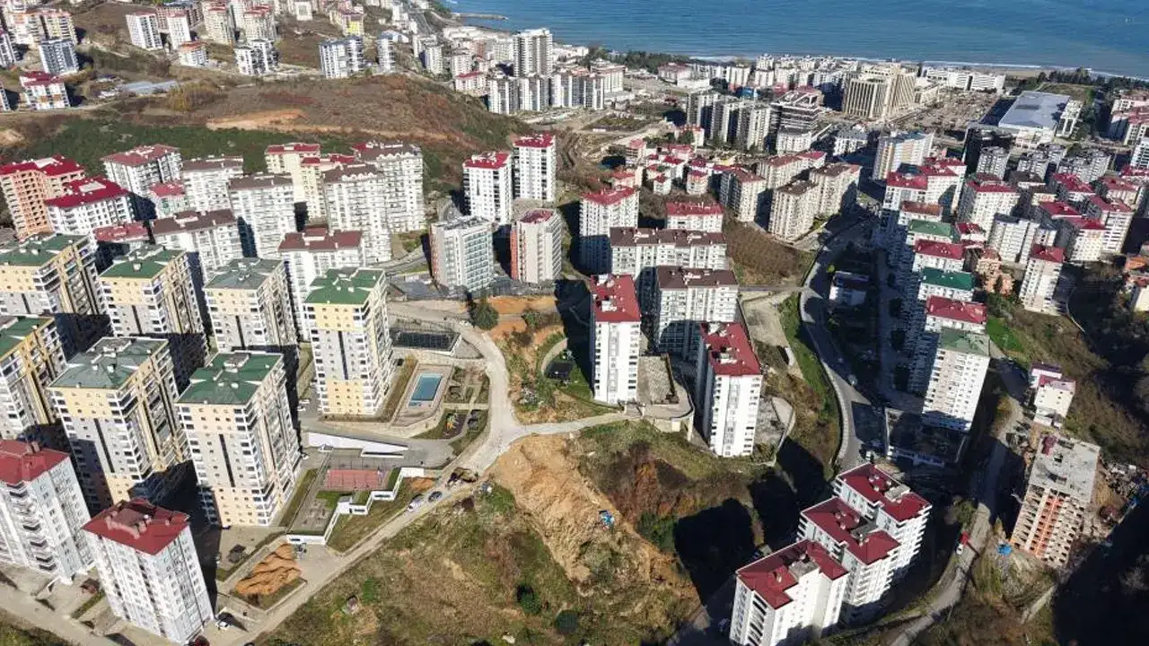 trabzonda-kacak-hafriyat-sahasinda-heyelan-alarmi