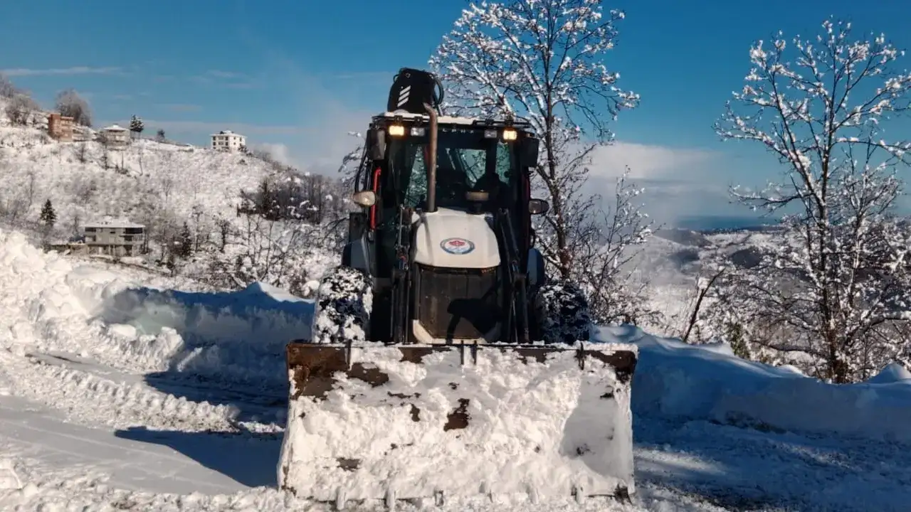 153-mahallenin-yolu-ulasima-acildi