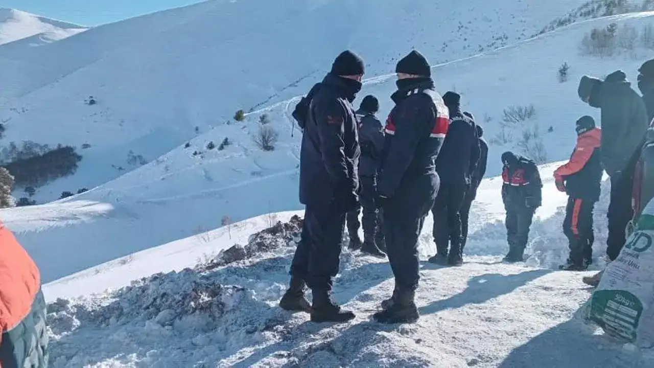 artvinde-cig-felaketinde-arama-calismalari-suruyor