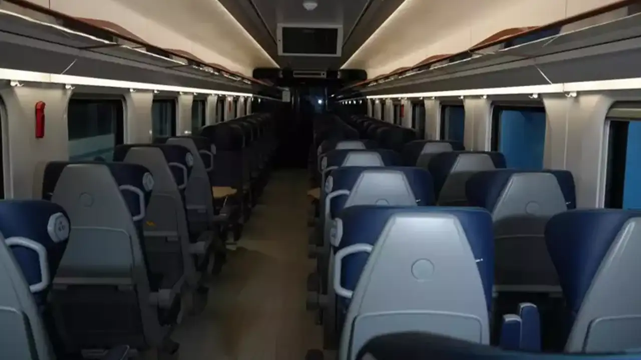 bakan-uraloglu-acikladi-turkiyenin-urettigi-en-hizli-milli-elektrikli-hizli-tren-2026da-raylara-iniyor