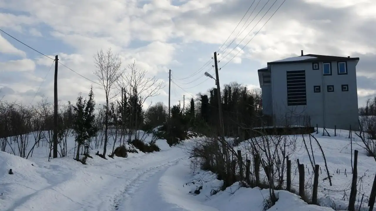 orduda-kar-ve-gunes-bir-arada-yaylalar-beyaz-sahil-sicak