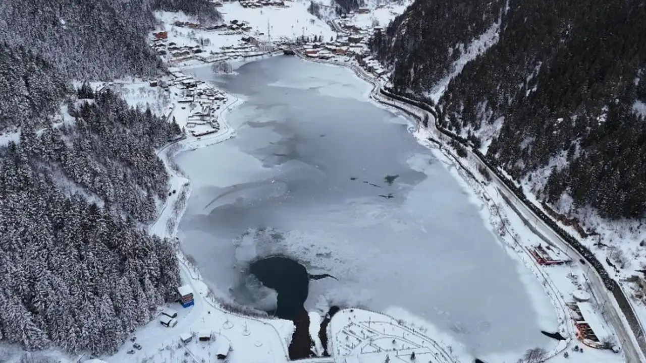 uzungolde-kis-gol-tamamen-buz-tuttu