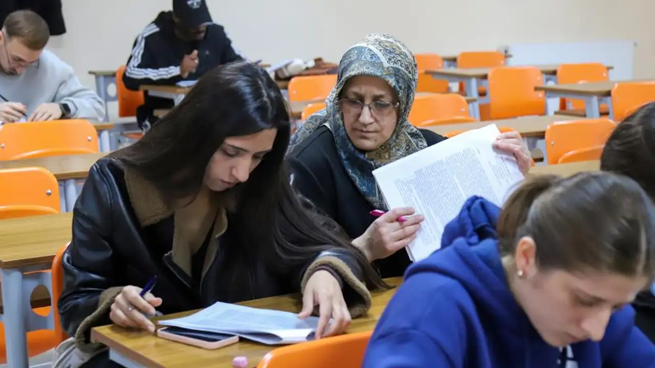 gumushanede-ogrenmenin-yasi-yok-dedirtti-45-yasinda-universite-kazandi