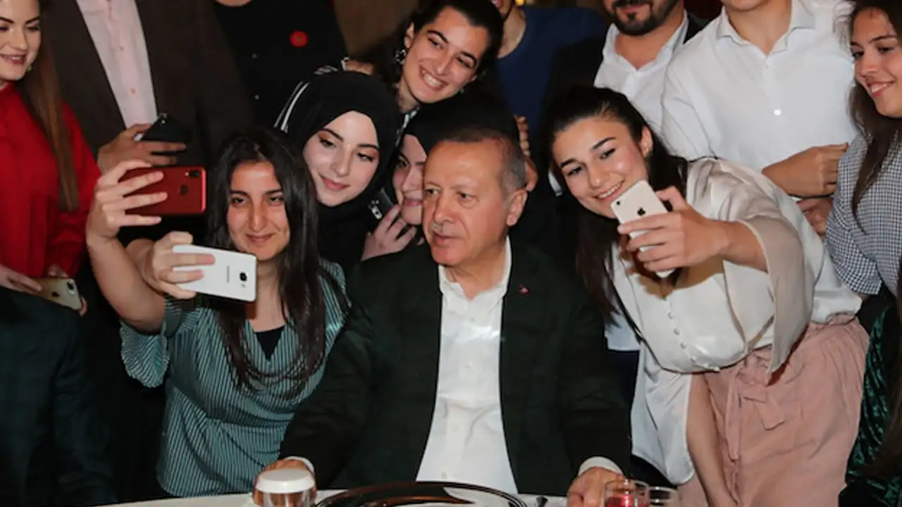 erdogandan-genclere-pes-pese-mujdeler-ilk-6-ay-maas-destegi