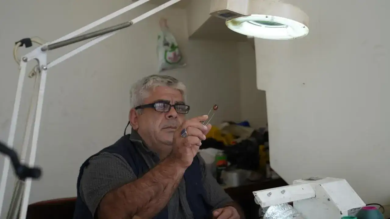 kehribari-kesti-icinden-milyonlarca-yillik-surpriz-cikti