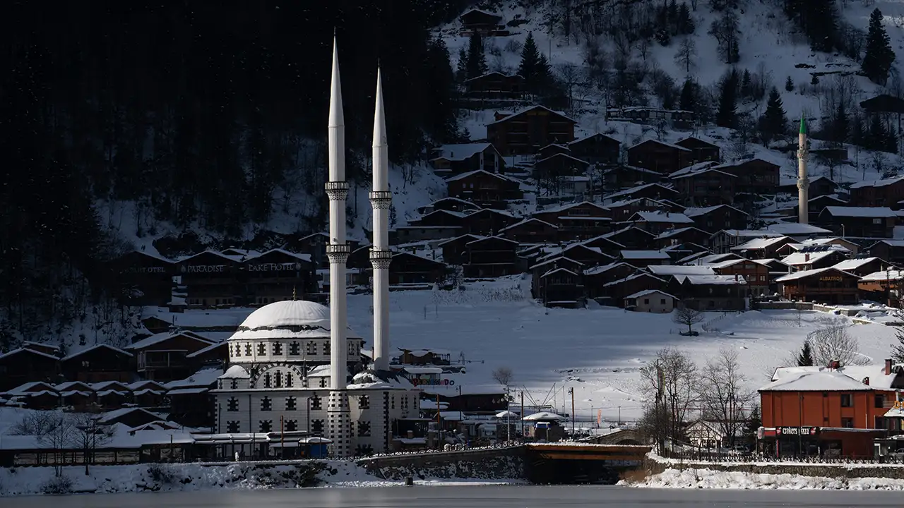 soguk-hava-uzungolu-dondurdu-ortaya-essiz-goruntuler-cikti