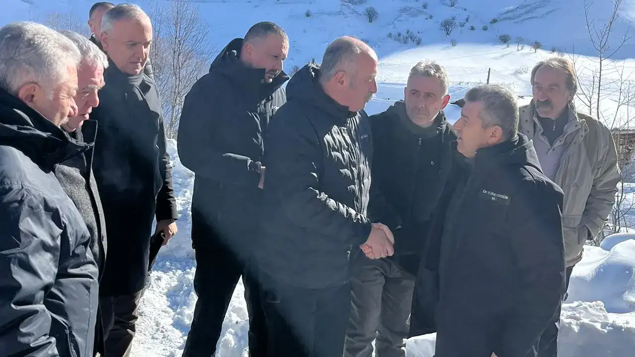 artvindeki-cigda-kayip-coban-icin-arama-suruyor