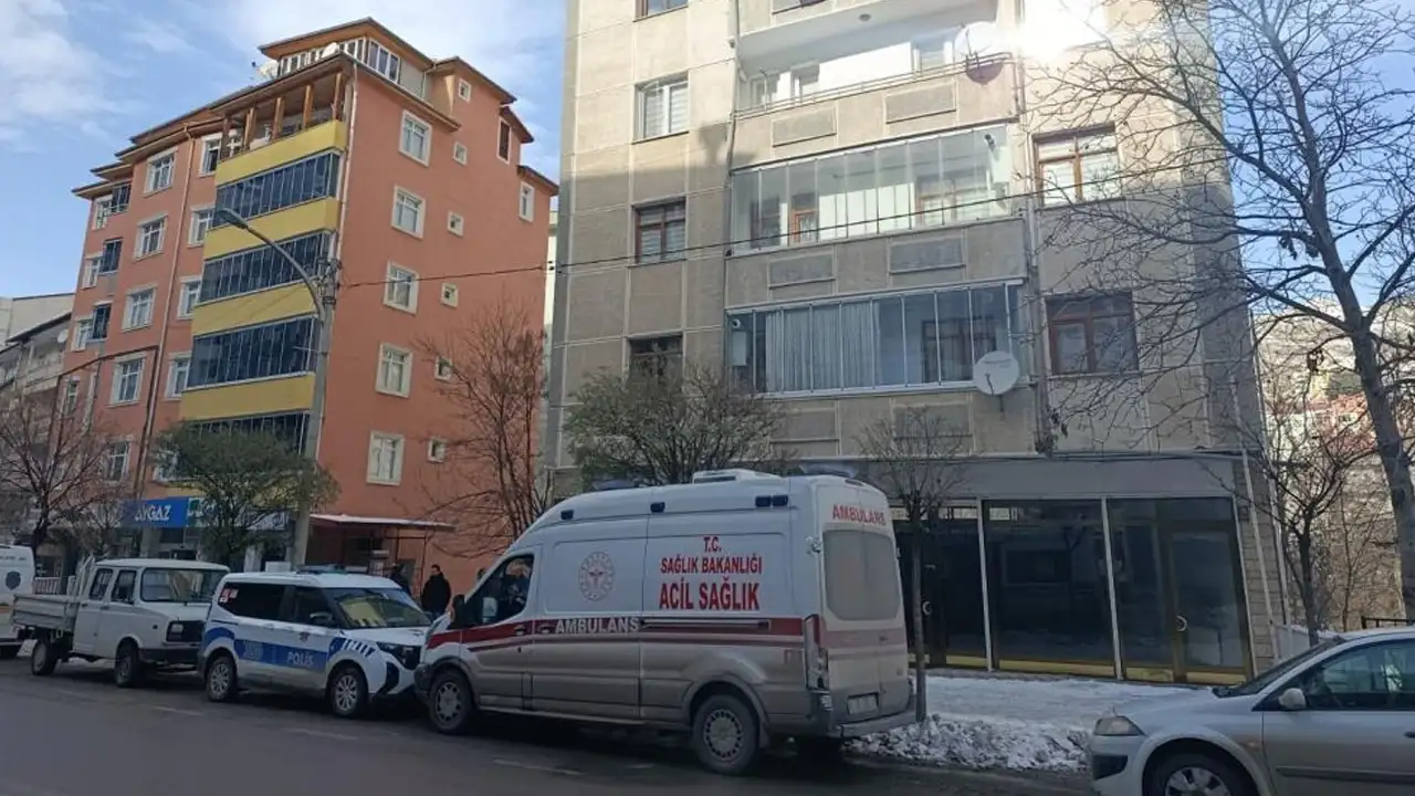 gumushane-universitesinde-aci-kayip-ogretim-uyesi-evinde-olu-bulundu