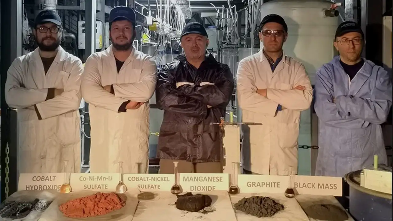 ktulu-akademisyenden-kent-madenciligi-cagrisi-cebimizde-bir-servetle-geziyoruz