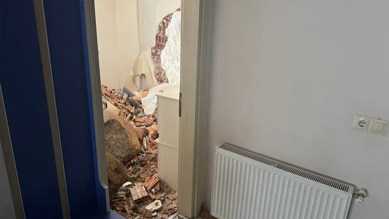 vakfikebirde-yasanan-heyelan-sonrasi-o-anlari-anlattilar-biraz-daha-gec-h621172