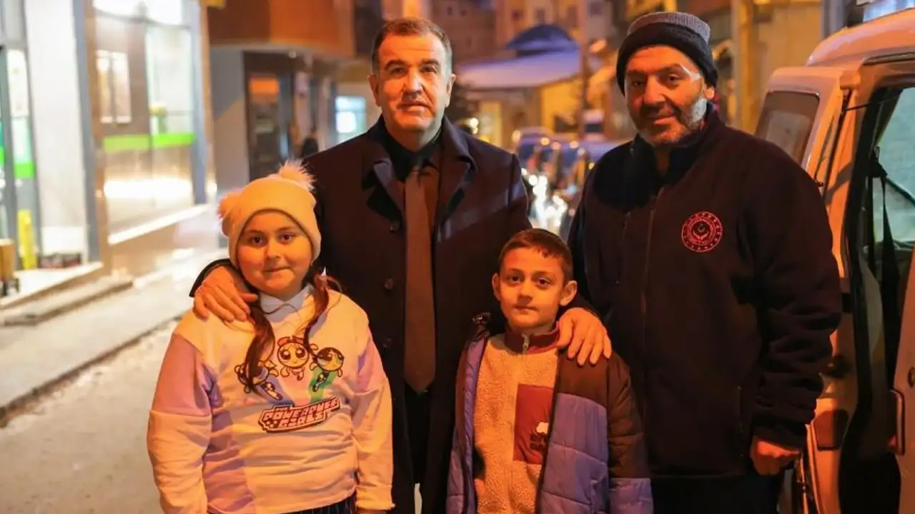 vali-eldivandan-nalbantcilar-ve-semerciler-esnafina-ziyaret