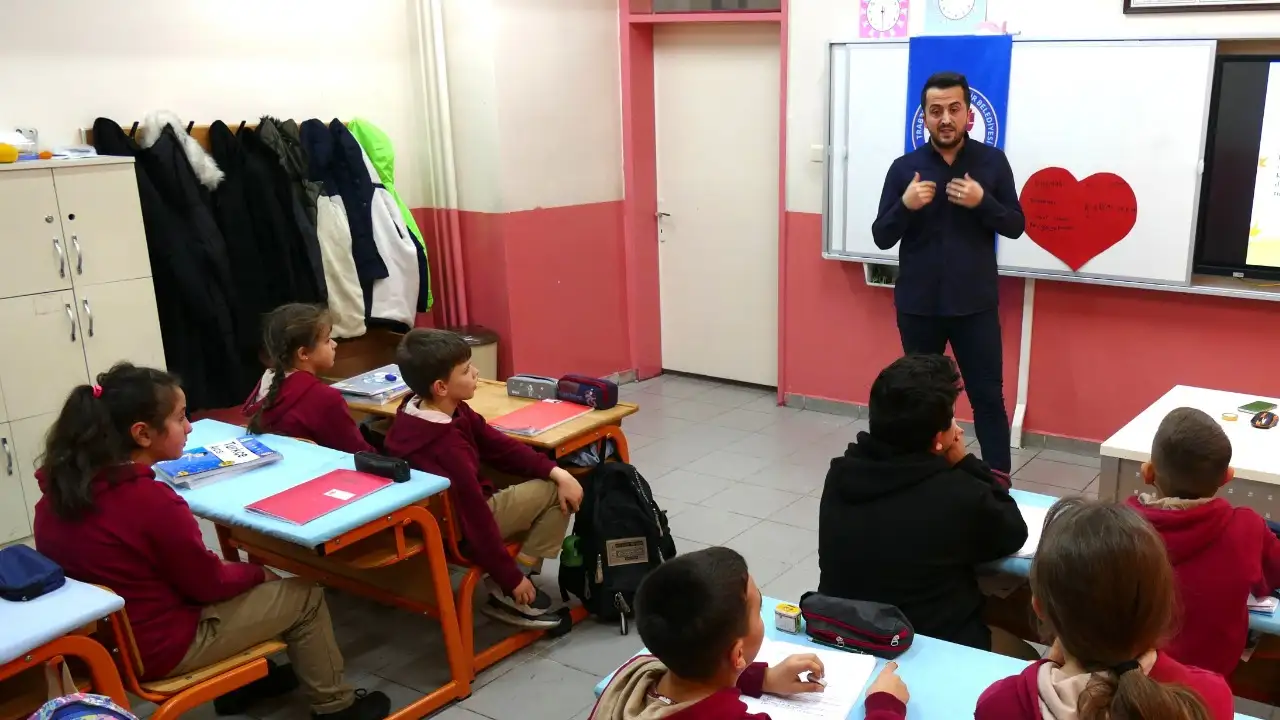 buyuksehirden-akran-zorbaligina-karsi-egitim-seferberligi