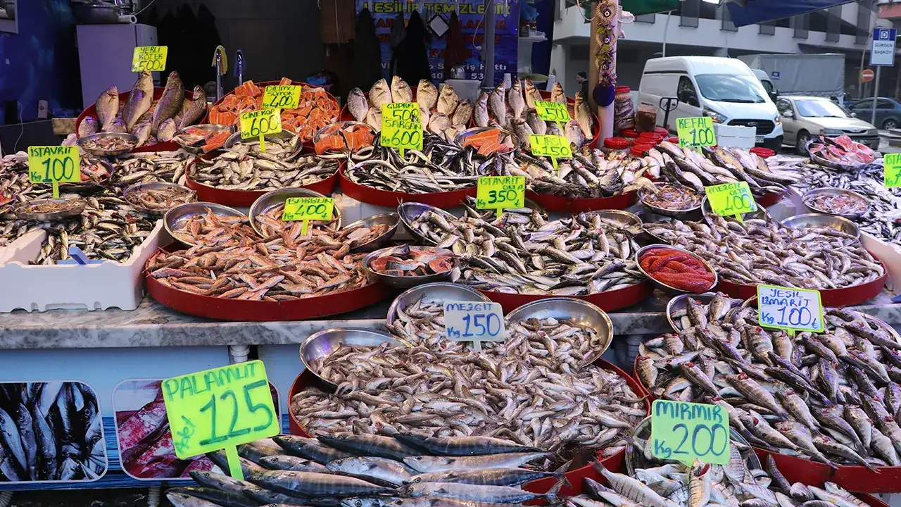 rizede-istavrit-tezgahlarin-yildizi-oldu-kilosu-100-lira