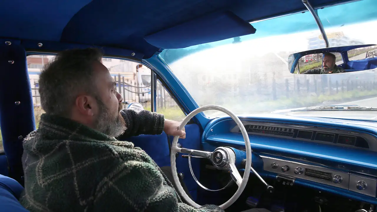 rizede-nostalji-ruzgari-1964-chevrolet-impala-gorenleri-durduruyor