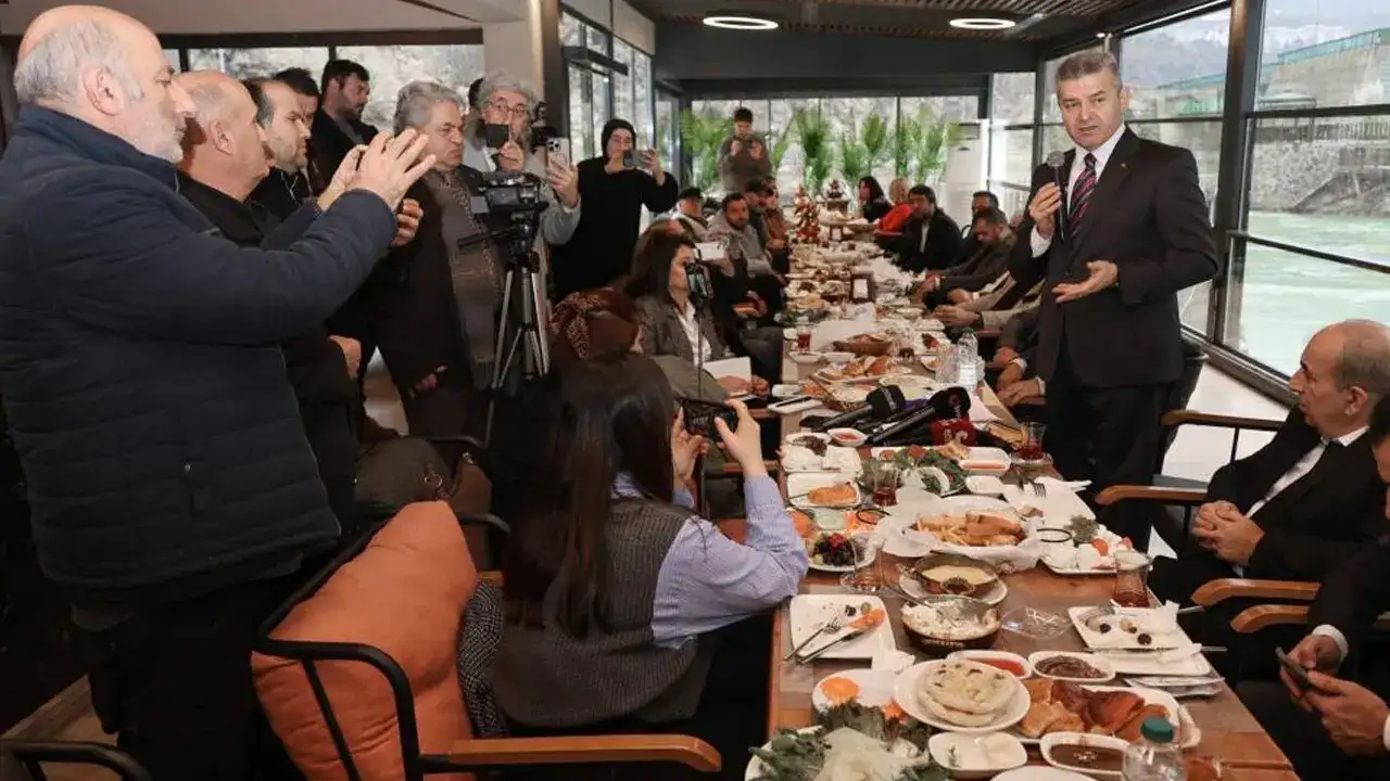 artvin-sap-sinir-kapisinda-milyonlarca-yolcu-gecti